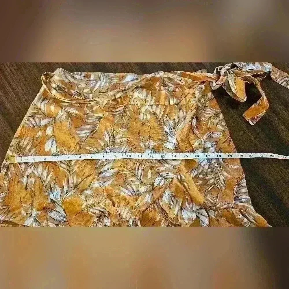 Emory Park Wrap Mini Skirt in Orange and Gray Floral Size M EUC
